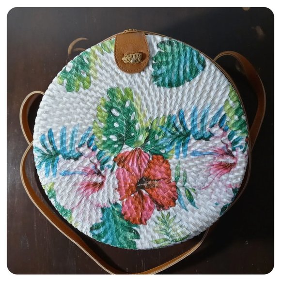 HAND-WOVEN RATTAN, ROUND CROSS-BODY BAG with HIBISCUSπΊ by COLLECTION EIGHTEEN - Picture 1 of 6